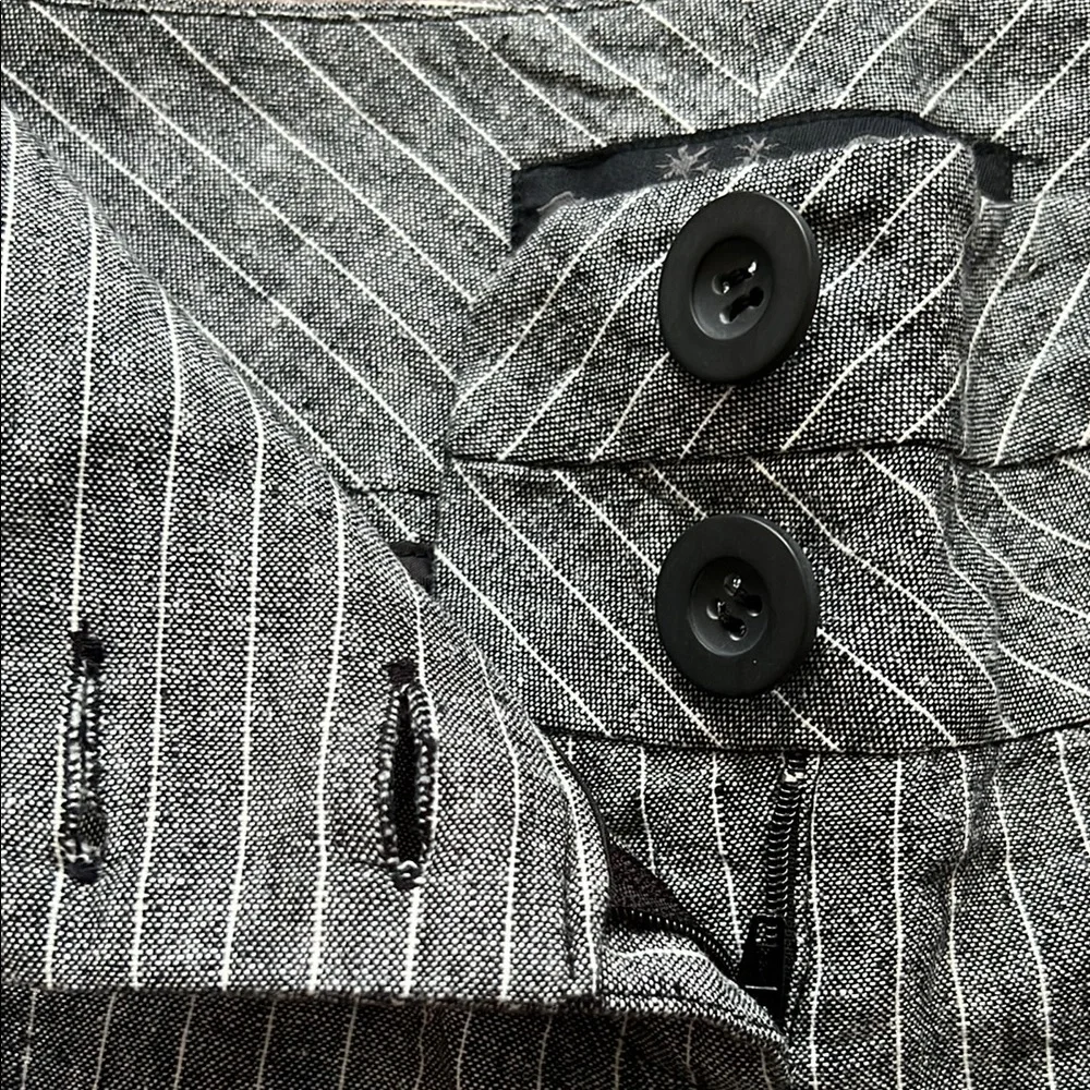 G by Guess Gray pinstriped shorts women’s size 25/0 linen and cotton blend - Picture 4 of 14